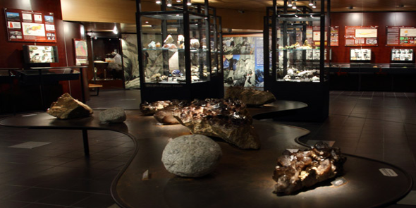 Crystal Museum & Espace Alpinisme